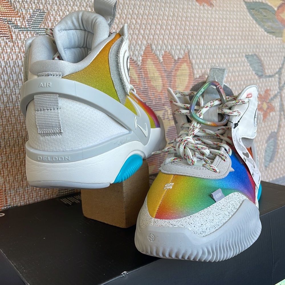 Nike Men’s Air Deldon Be True
Basketball Shoes
Summit White/Summit White - Picture 10 of 16